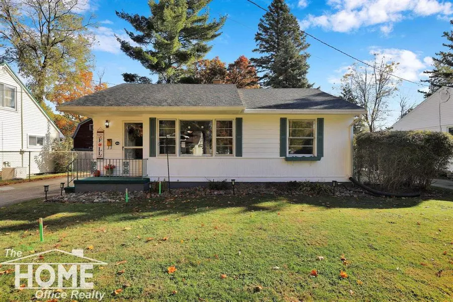 1004 N Ball Street, Owosso, MI 48867