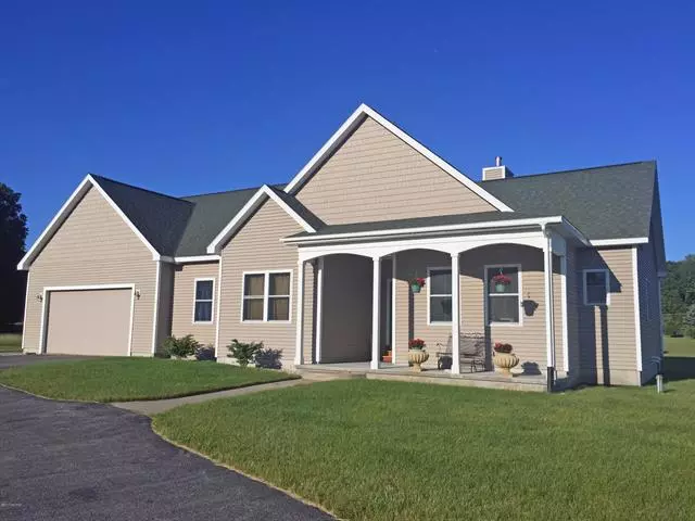 18863 MEADOWLARK RD, Thompsonville, MI 49683