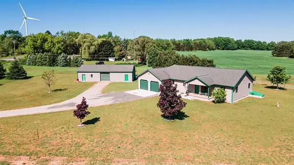 1510 W Chauvez Road, Scottville, MI 49454