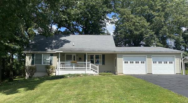 2056 Earl Drive, Hillsdale, MI 49242