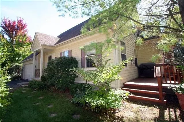 4210 Boulder Pond Dr, Pittsfield Twp, MI 48108