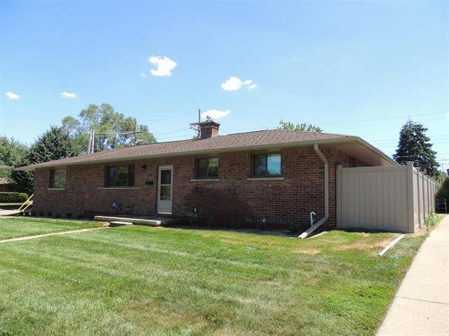 33909 Blackfoot St, Westland, MI 48185