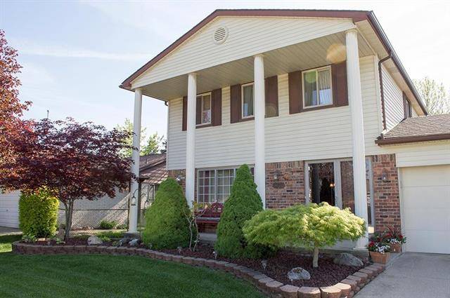 9671 Sharon St, Taylor, MI 48180