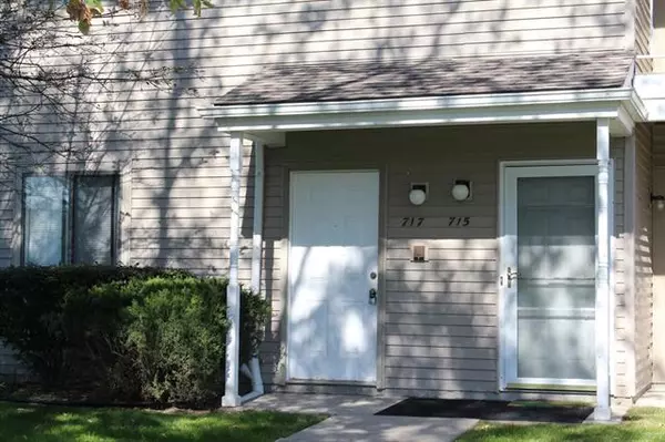 717 Clubhouse Dr, Ypsilanti Twp, MI 48197