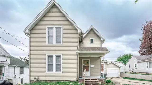 416 Garfield St, Chelsea, MI 48118