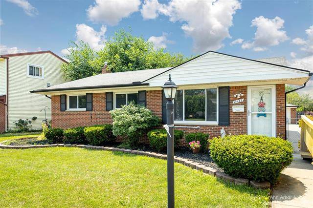 8435 Alton St, Canton, MI 48187