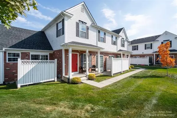 1902 Riversedge Dr, Saline Twp, MI 48176