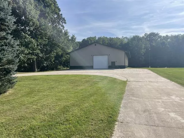 4121 Round Lake Highway, Woodstock Twp, MI 49253