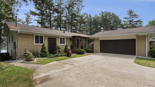 11454 Oakwood Drive, Somerset Twp, MI 49249