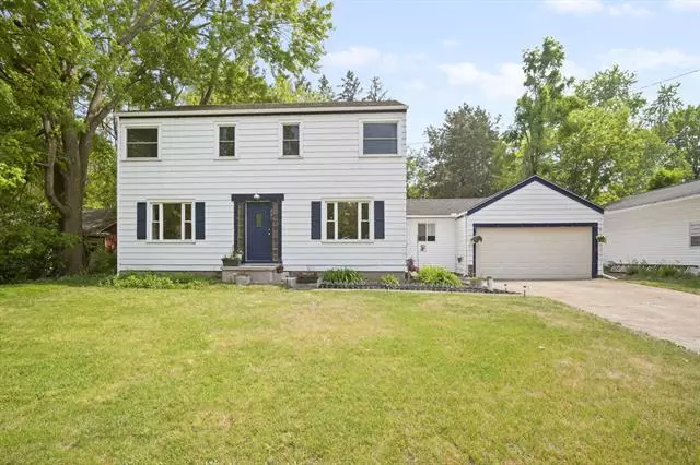 241 Center Street, Leoni Twp, MI 49254