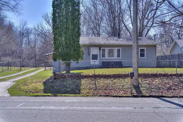 425 E Bellevue Street, Leslie, MI 49251