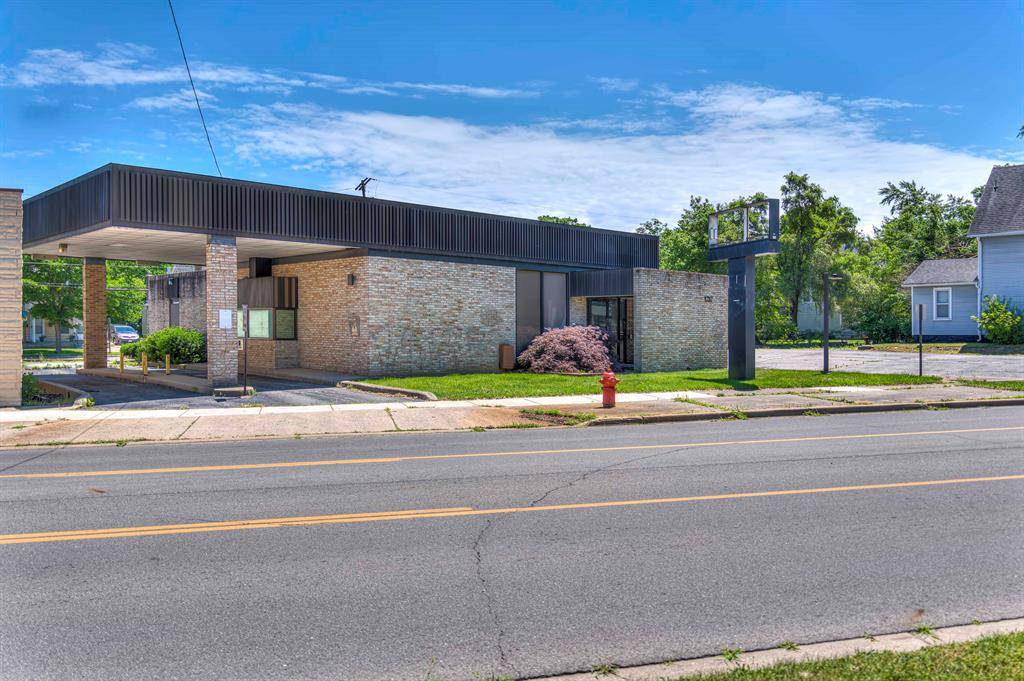 1217 Greenwood Avenue, Jackson, MI 49203