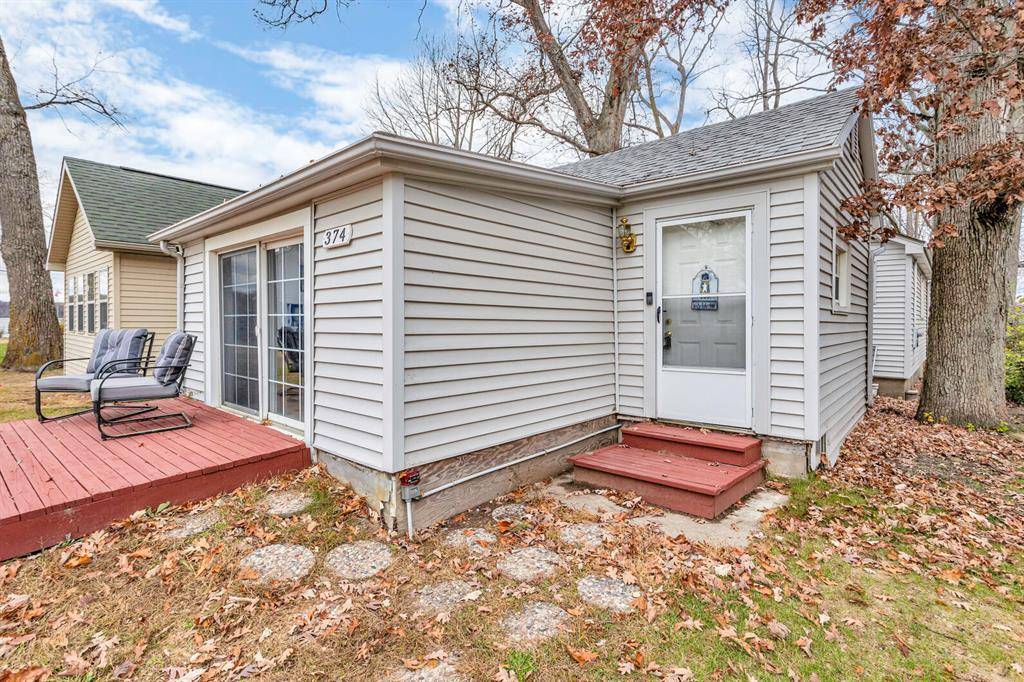 374 Ready Lane, Waterloo Twp, MI 49259