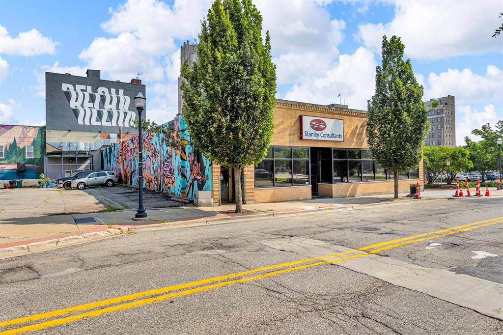 Jackson, MI 49201,132 W Cortland Street