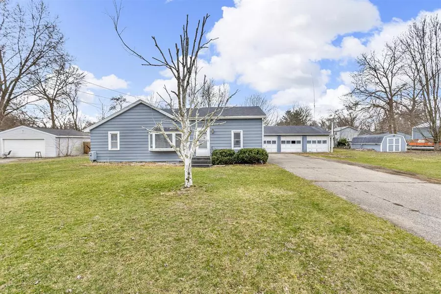 423 Grand Street, Leoni Twp, MI 49254