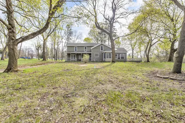 3724 Ocean Beach Road, Columbia Twp, MI 49234