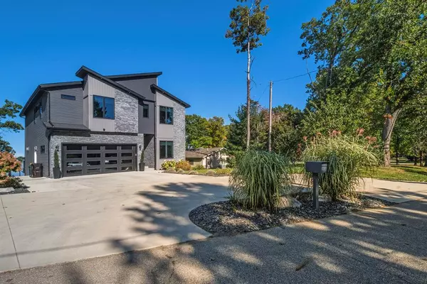 Columbia Twp, MI 49230,104 Highview Court