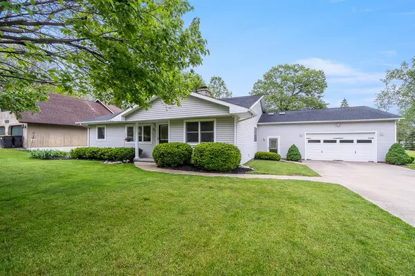 121 Bennington Lane, Columbia Twp, MI 49230