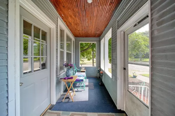 Jackson, MI 49203,1717 Carl Breeding Way
