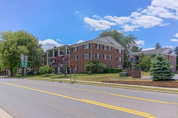 Jackson, MI 49202,806 W Michigan Avenue 106W