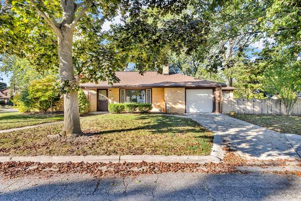 1012 Elmwood Avenue, Jackson, MI 49203