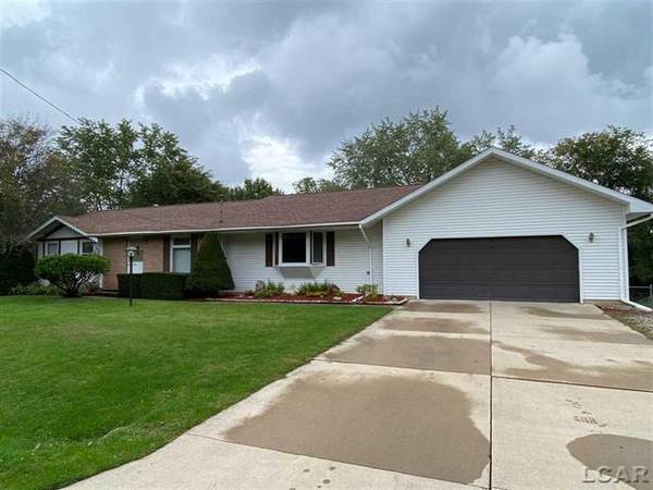 129 Pleasant Knoll Dr,  Adrian,  MI 49221