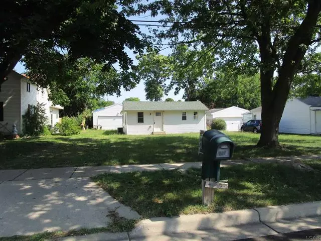 221 E Cummins St, Tecumseh, MI 49286