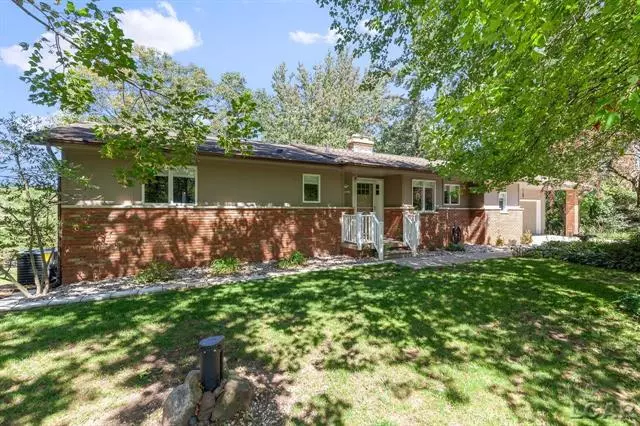 242 Swan Lake, Raisin Twp, MI 49221