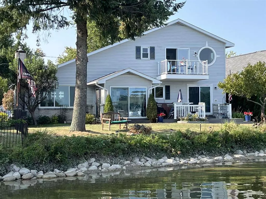 Manitou Beach, MI 49253,11580 Round Lake Drive