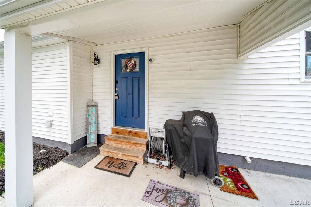 Adrian, MI 49221,826 N Locust Street
