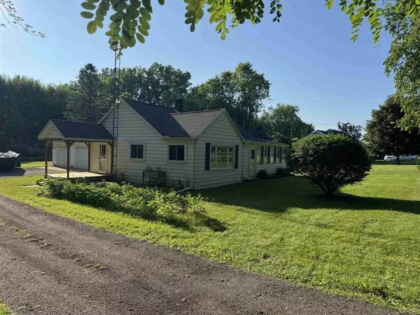 11944 W Coller Hwy Highway, Franklin Twp, MI 49287