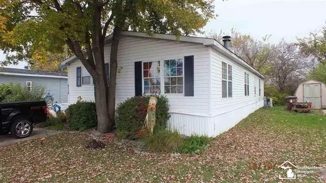 8529 RENEE, Newport, MI 48166