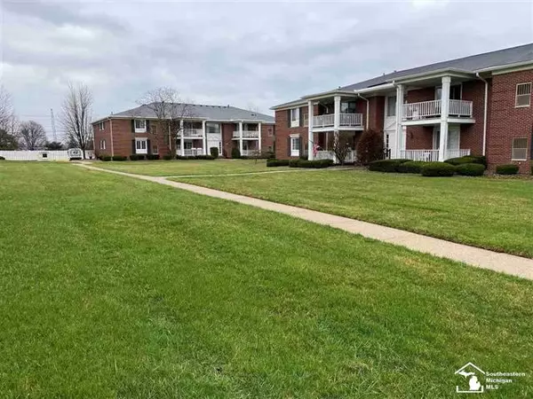 1748 Harrison D7,  Trenton,  MI 48183