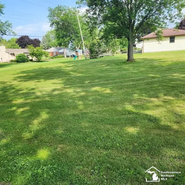 000 Seminole Trail, Frenchtown Twp, MI 48162