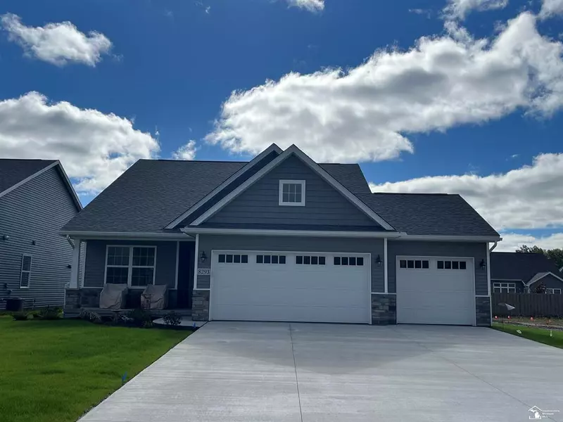 8285 Grande Lake Circle, Temperance, MI 48182