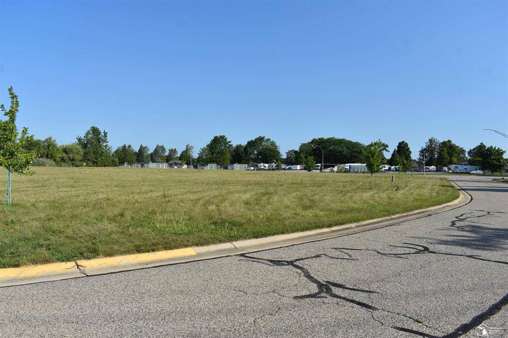 Milan Twp, MI 48160,320 SQUIRES Drive