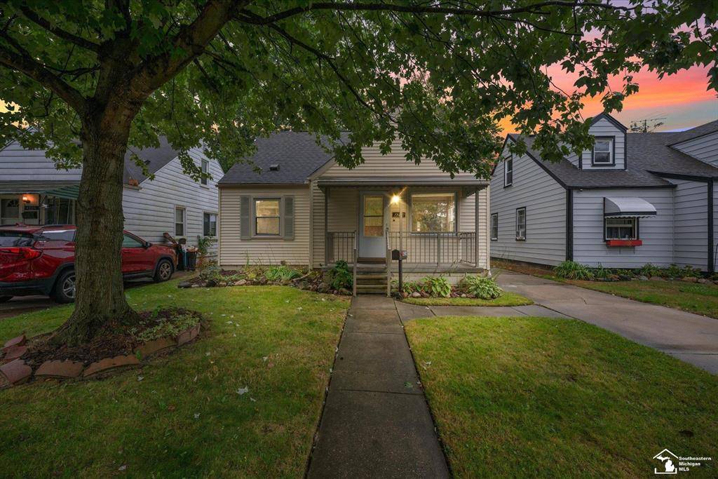 4214 Cadillac Drive, Wayne, MI 48184