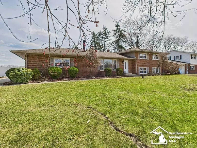 1488 Kenwood Drive, Raisinville Twp, MI 48162