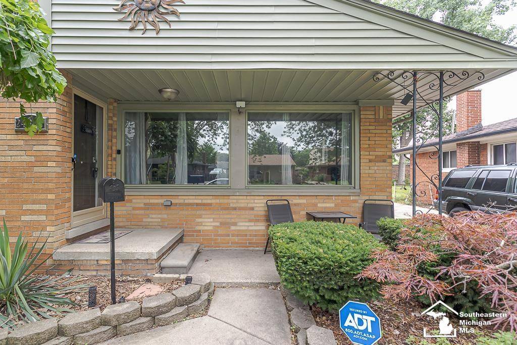 24609 Wood Street, St. Clair Shores, MI 48080