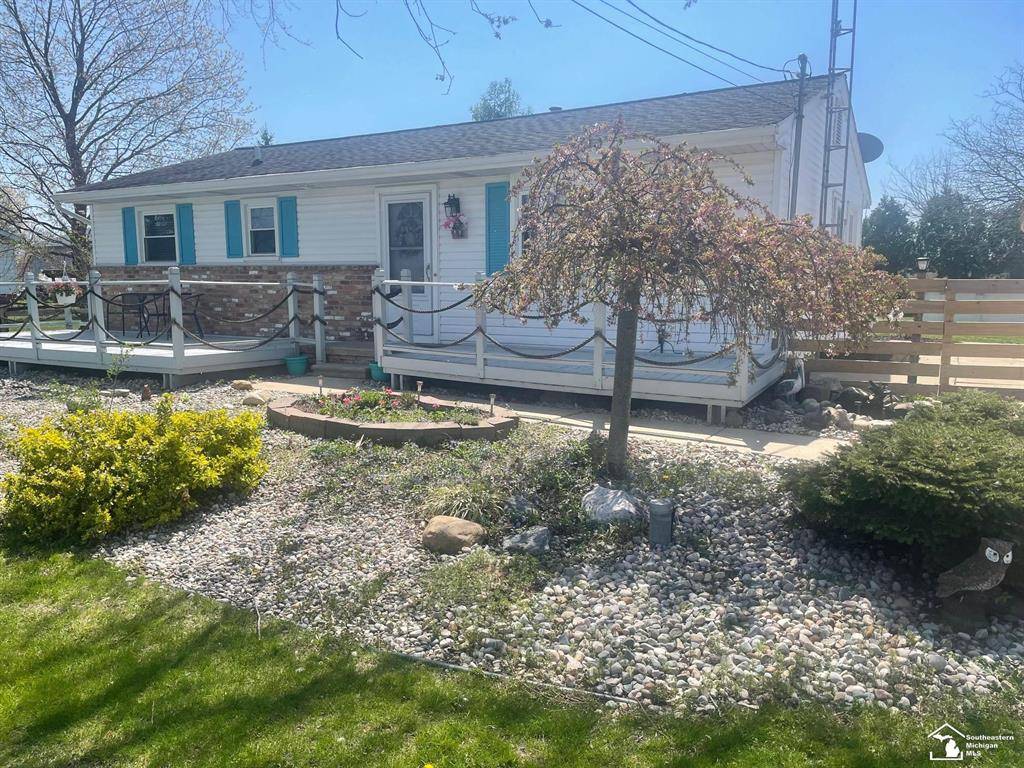 1007 Substation Road, Bedford Twp, MI 48182