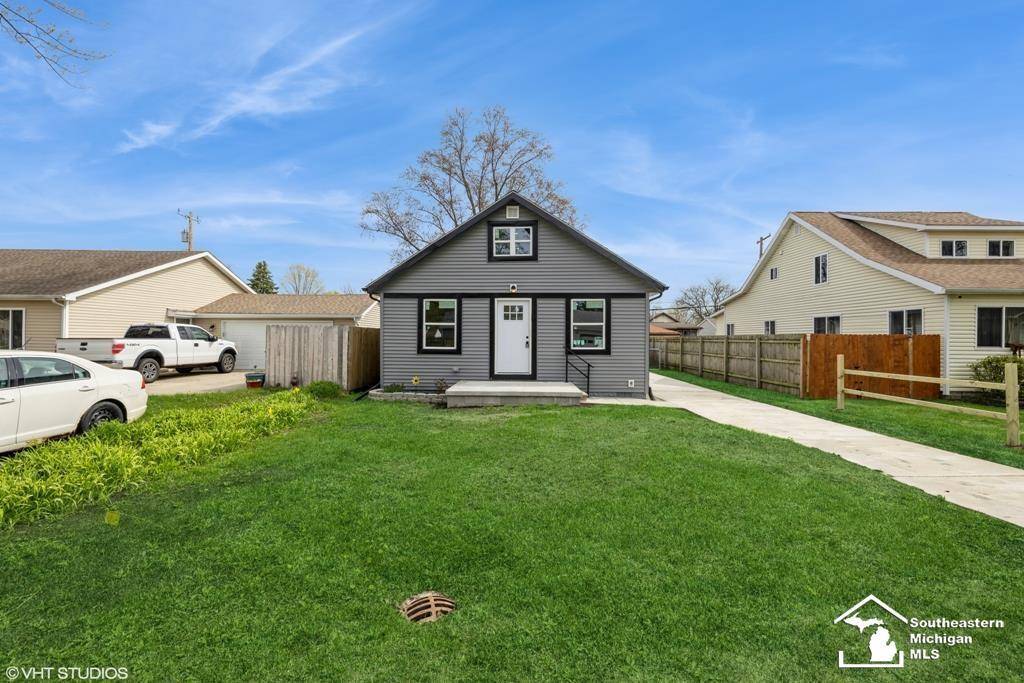3131 Elmwood Street, Frenchtown Twp, MI 48162