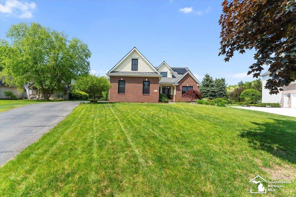 8617 Bonaventure Drive, Green Oak Twp, MI 48116