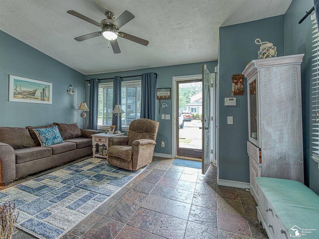 Novi, MI 48377,109 Maudlin Street