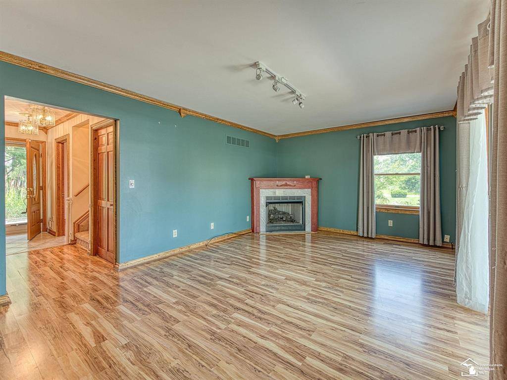 Berlin Twp, MI 48166,7164 Star Lane Corner