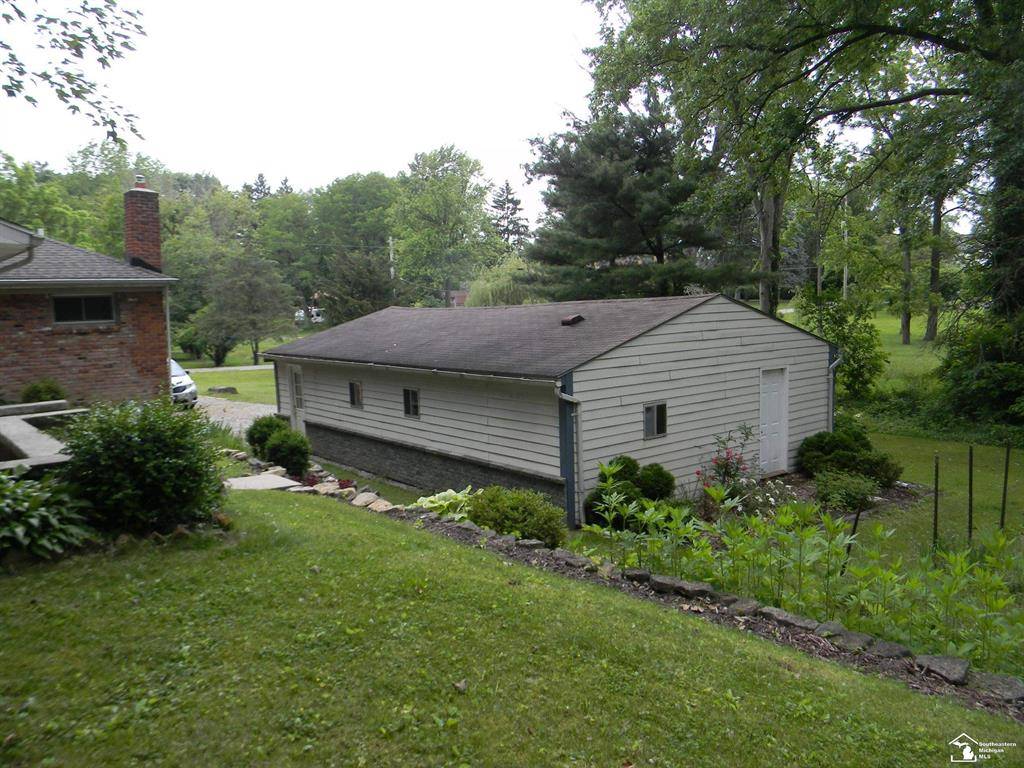 Bedford Twp, MI 48182,6864 Hazeldell Drive