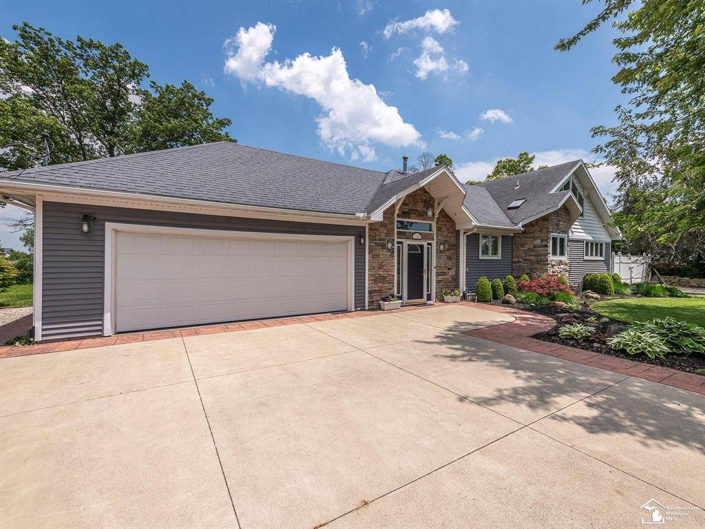 7322 Forrest Lane, Berlin Twp, MI 48166