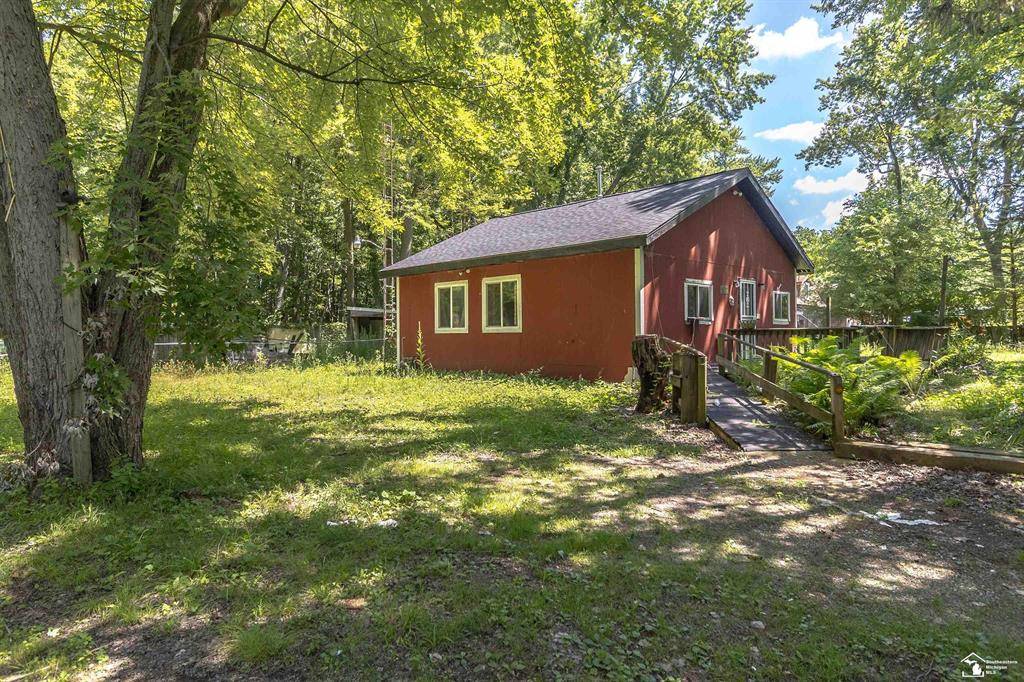 8438 Adler Road, Bedford Twp, MI 48144