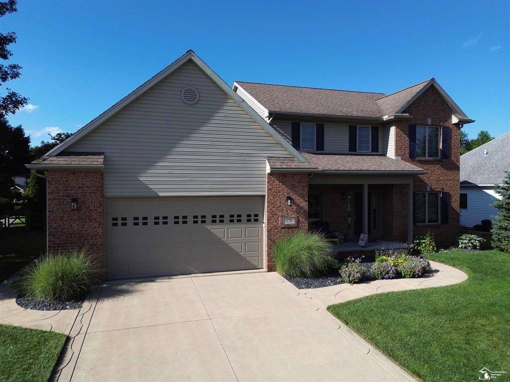 1176 Twin Lakes Drive, Temperance, MI 48182