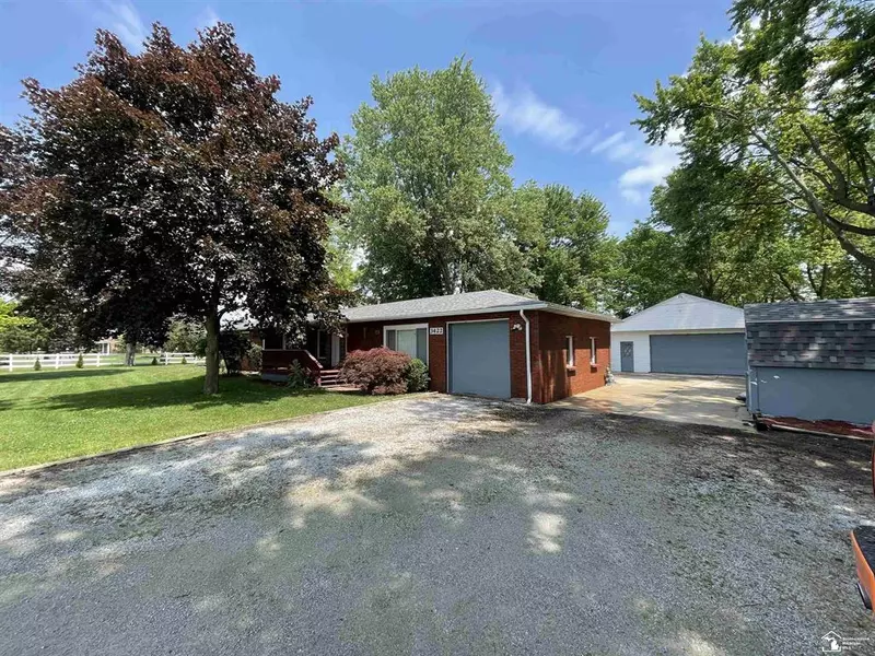 3422 Bluebush Road, Frenchtown Twp, MI 48162