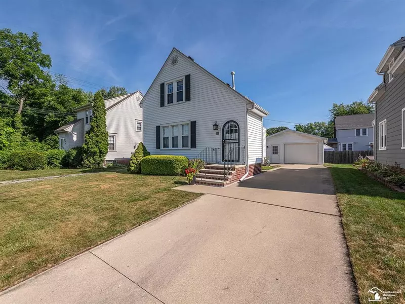 322 Shadowlawn Place, Monroe, MI 48162